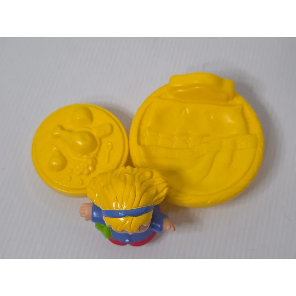 Mattel Little People Doll‎ Lot 2001 Figure with Yellow Furniture